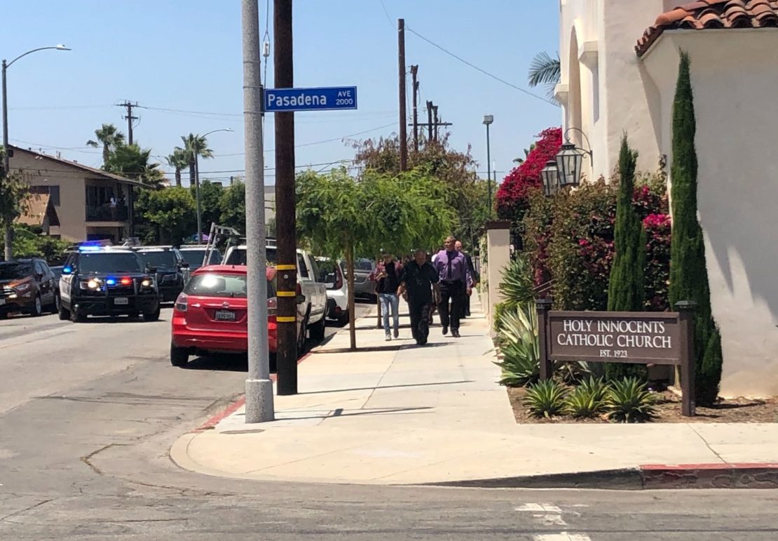 Police evacuated the building. Photo by Stephanie Rivera.