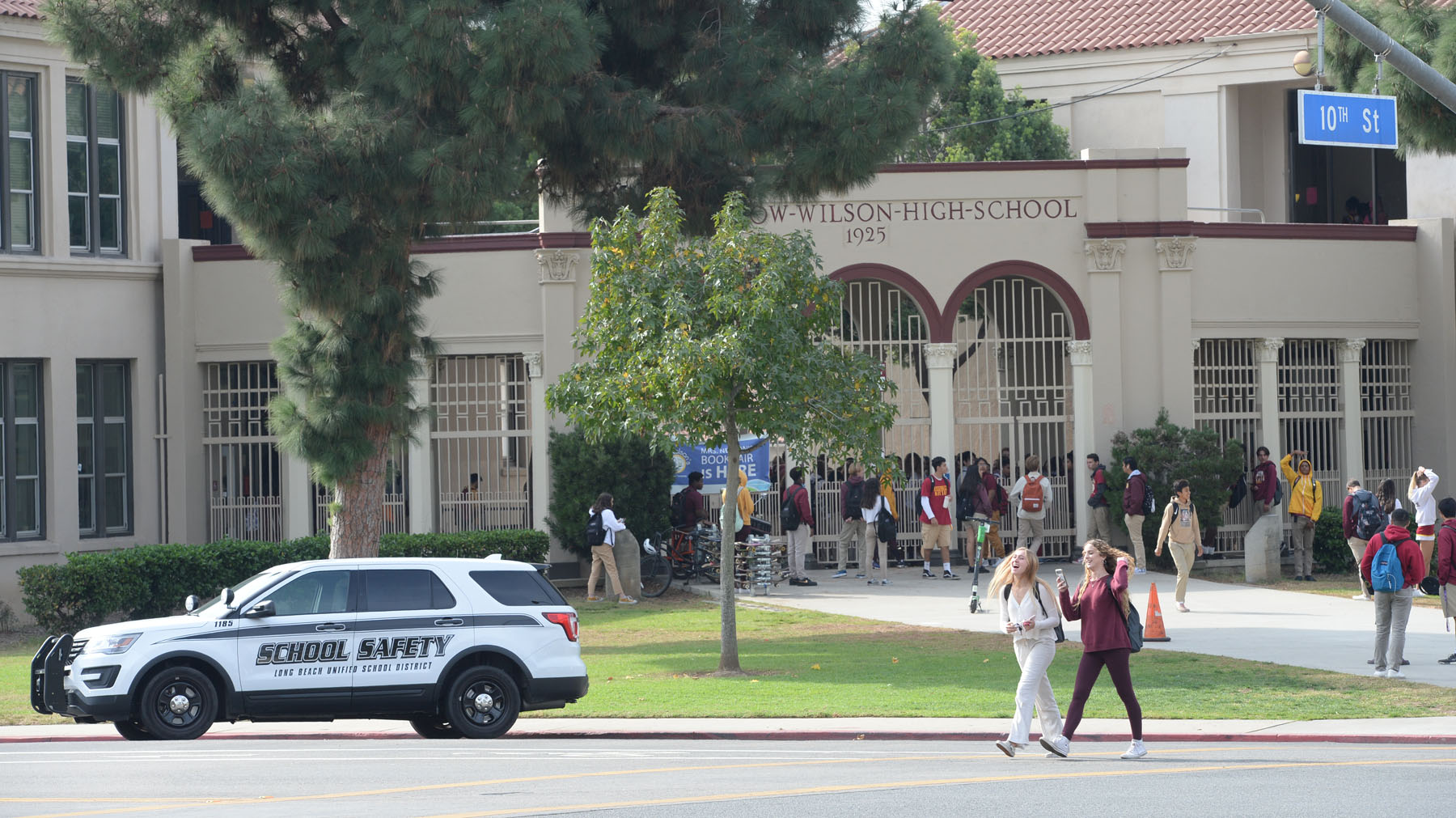 Wilson High briefly put on lockdown after phonedin bomb threat • Long