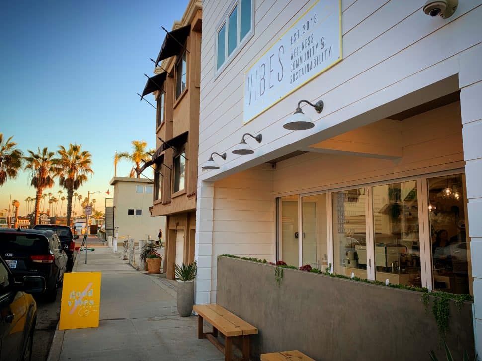 Vibes, an American bistro in the Peninsula neighborhood of Long Beach. Photo by Brian Addison.